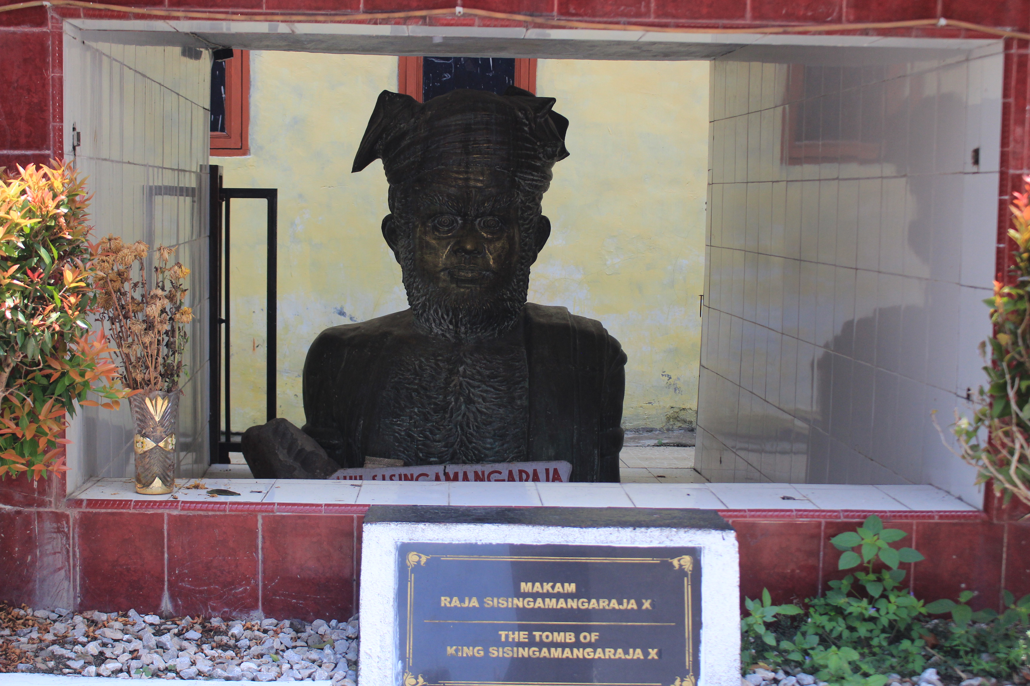 Makam Sisingamangaraja X